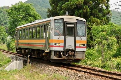 田舎　営業部　高田梨早